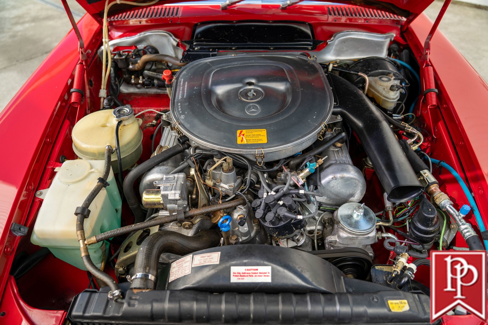 Mercedes-Benz-SL-Class-1983-Roadster-35