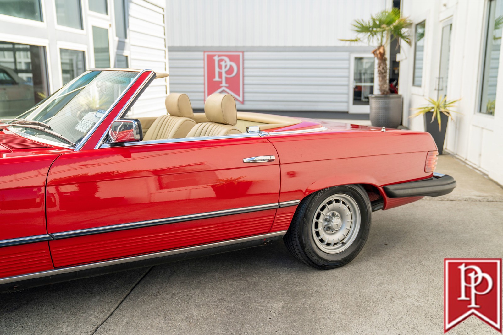 Mercedes-Benz-SL-Class-1983-Roadster-8