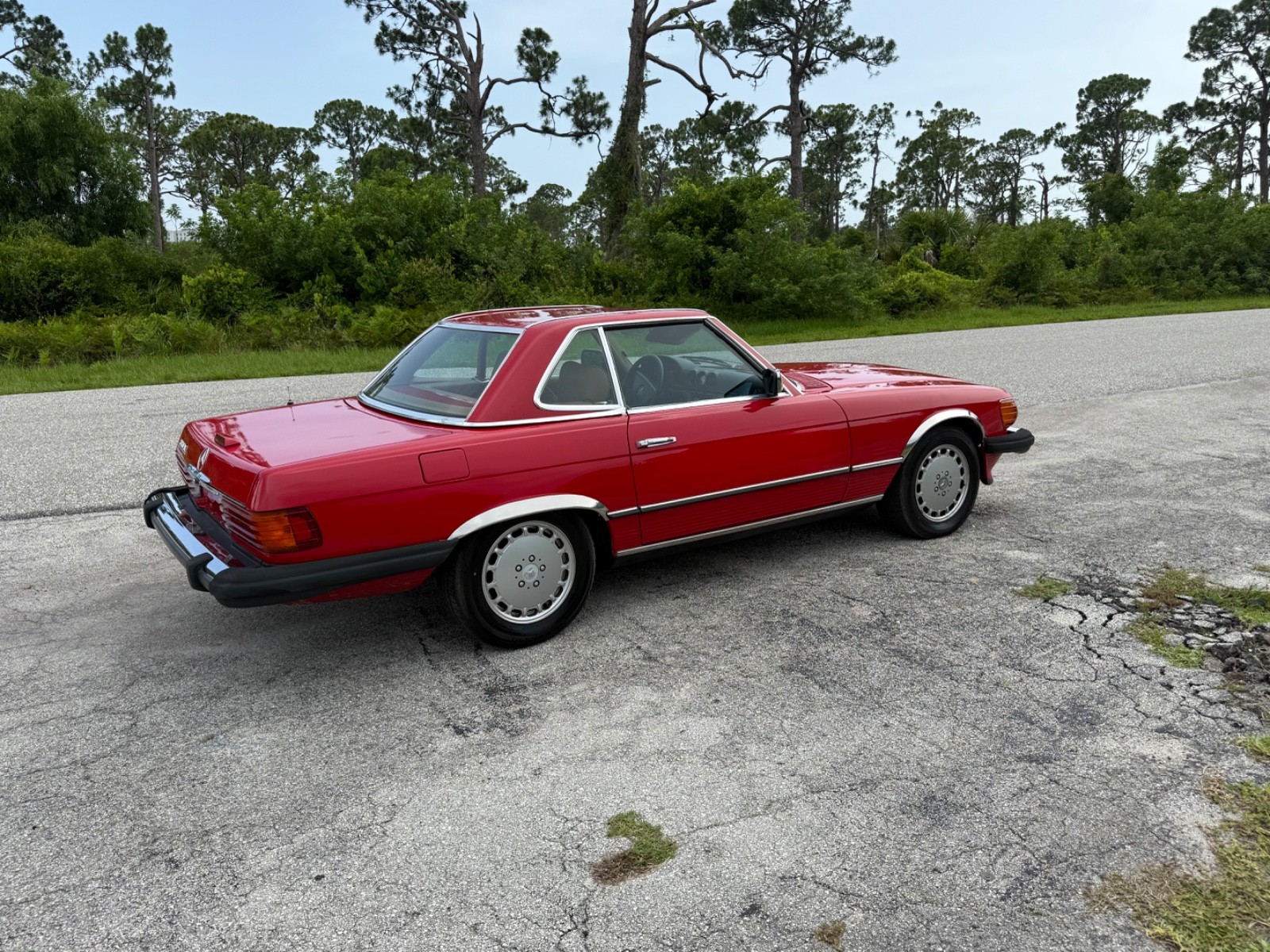 Mercedes-Benz-SL-Class-1985-Convertible-11
