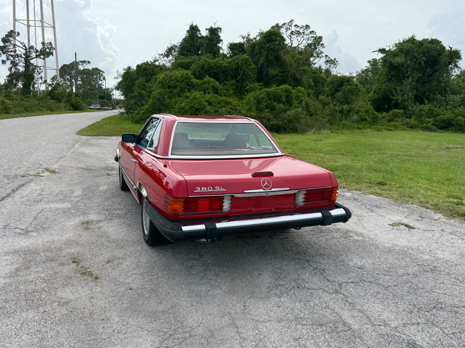 Mercedes-Benz-SL-Class-1985-Convertible-13