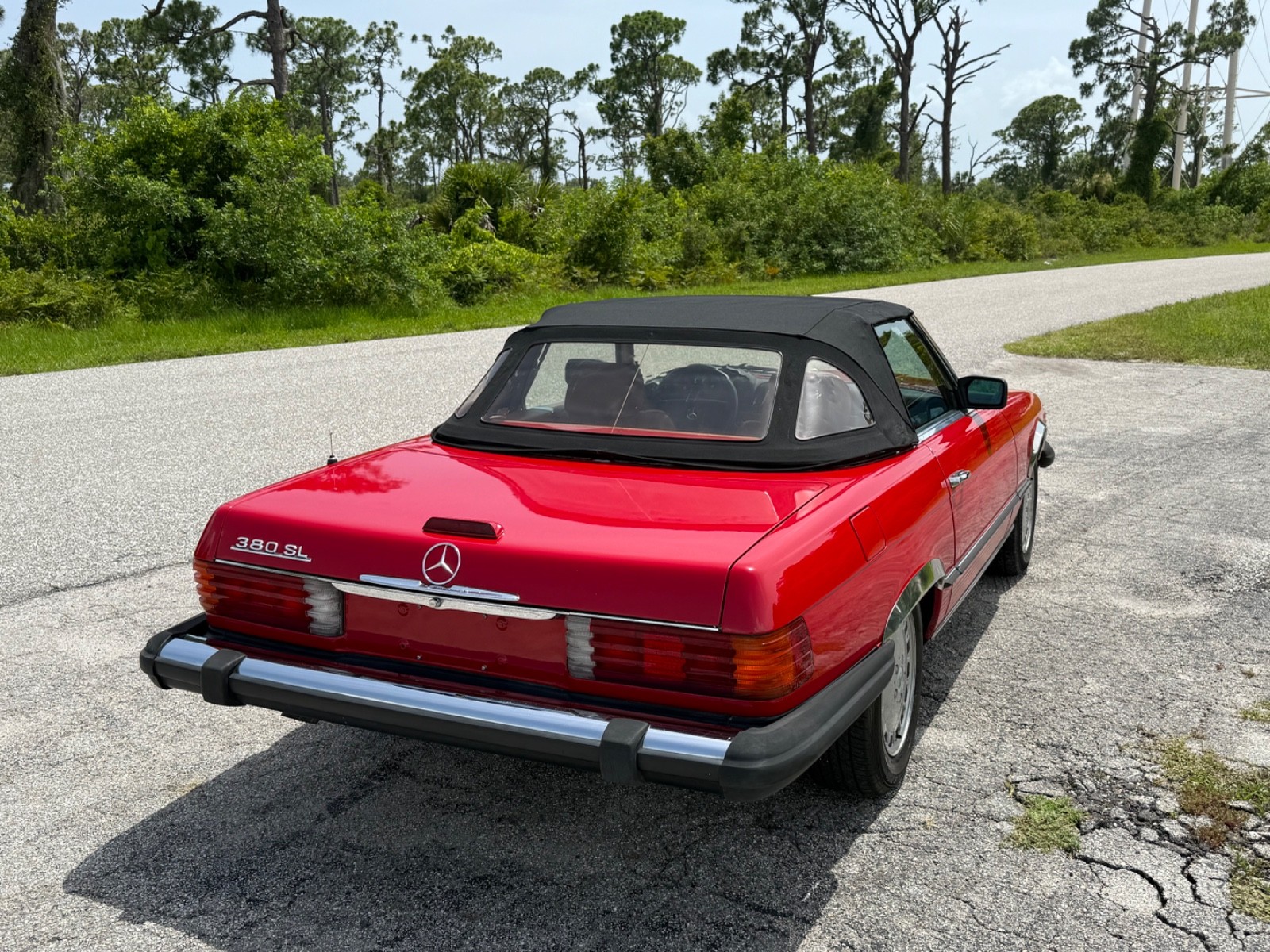 Mercedes-Benz-SL-Class-1985-Convertible-2