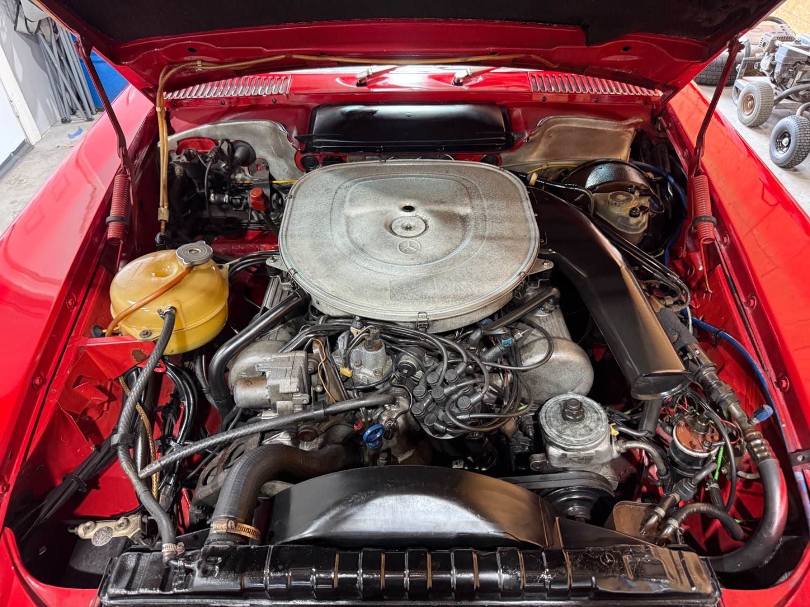 Mercedes-Benz-SL-Class-1985-Convertible-21