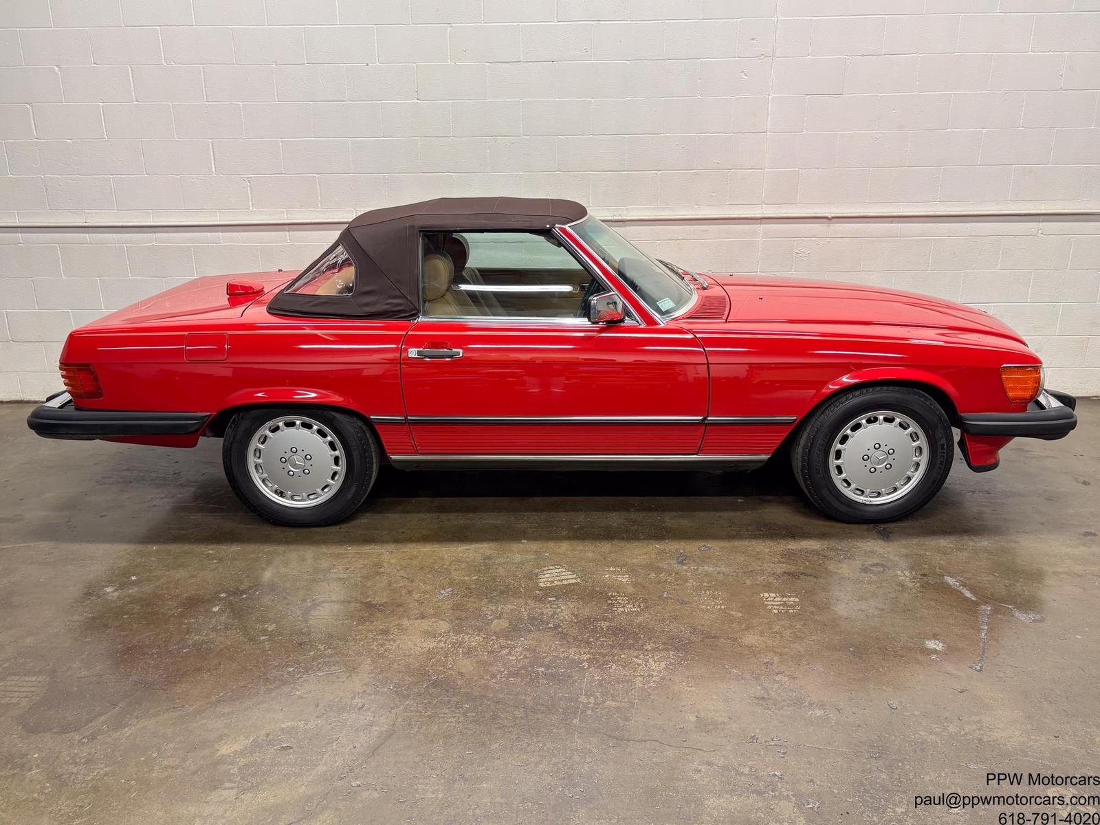 Mercedes-Benz-SL-Class-1987-Convertible-31