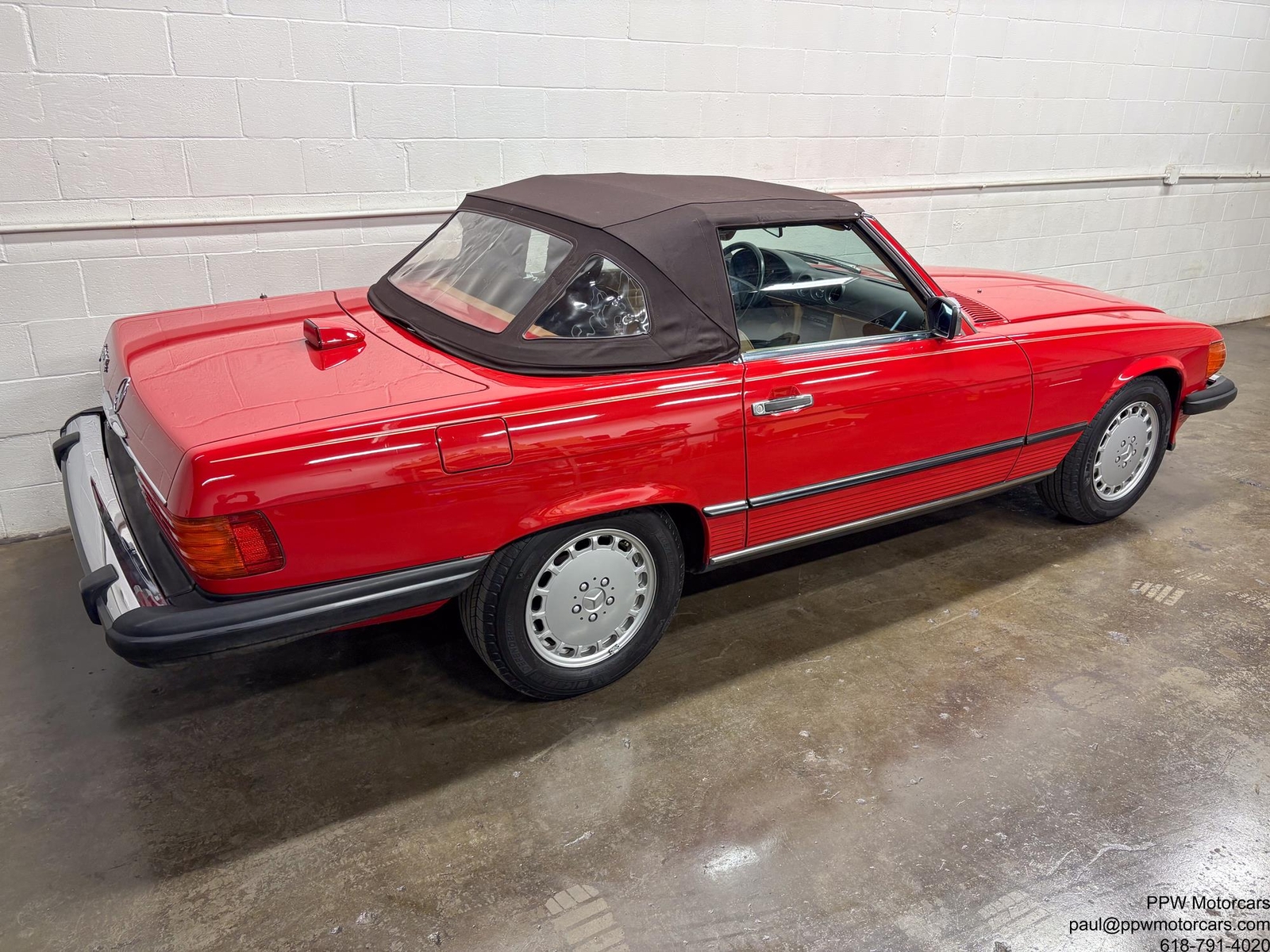 Mercedes-Benz-SL-Class-1987-Convertible-33
