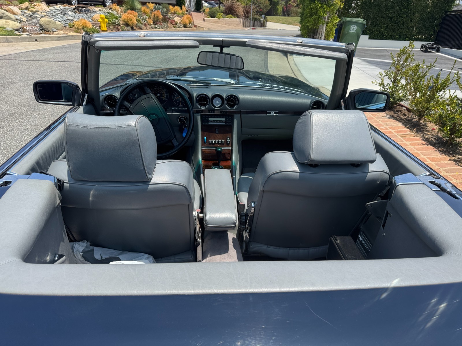 Mercedes-Benz-SL-Class-1989-Convertible-11