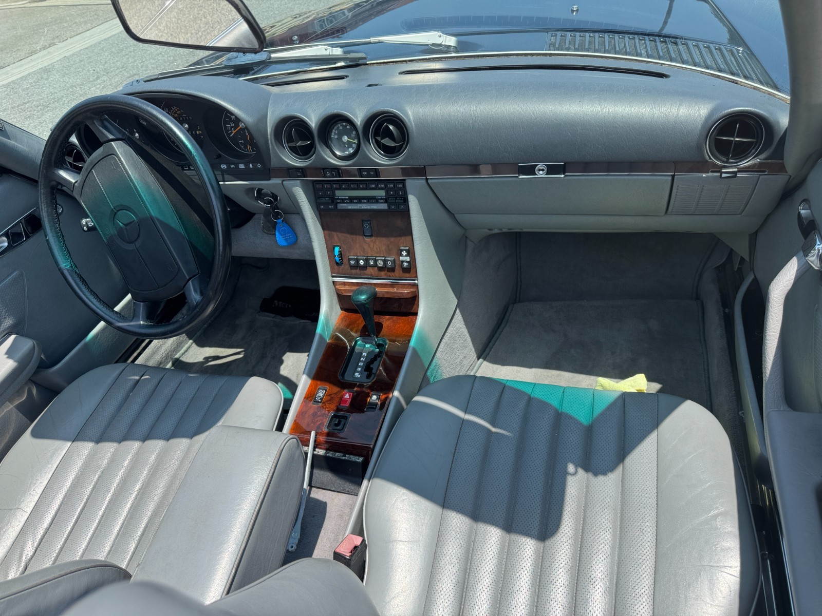 Mercedes-Benz-SL-Class-1989-Convertible-13