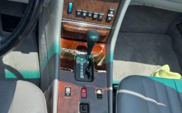 Mercedes-Benz-SL-Class-1989-Convertible-17