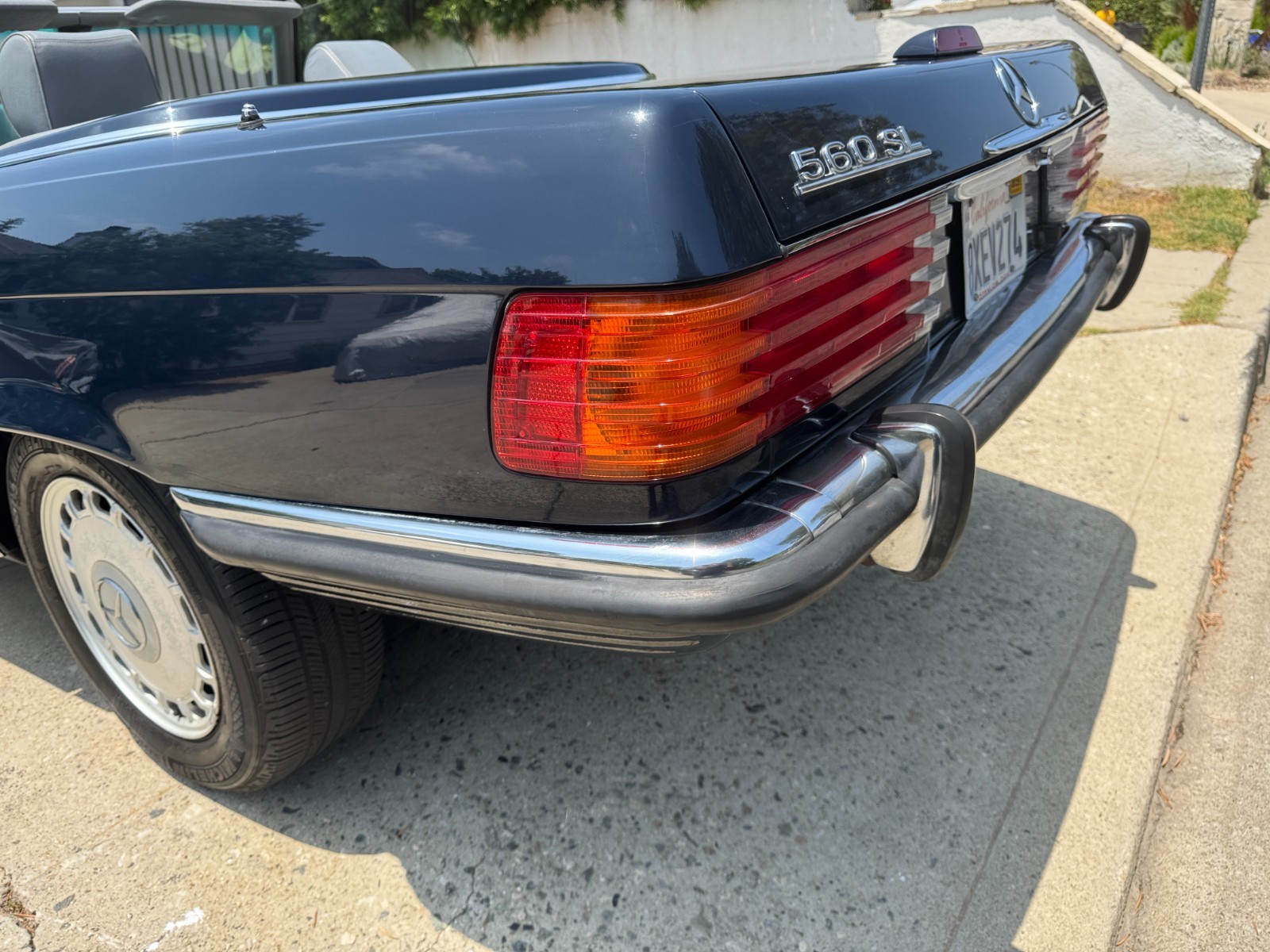 Mercedes-Benz-SL-Class-1989-Convertible-25