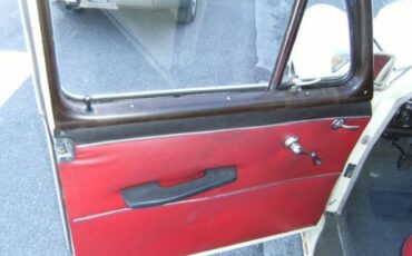 Mercedes-benz-190-1961-Yellow-Red-6