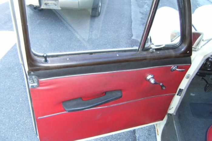 Mercedes-benz-190-1961-Yellow-Red-6