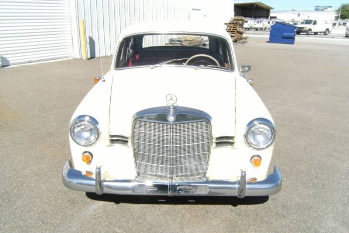 Mercedes-benz-190-1961-Yellow-Red-7