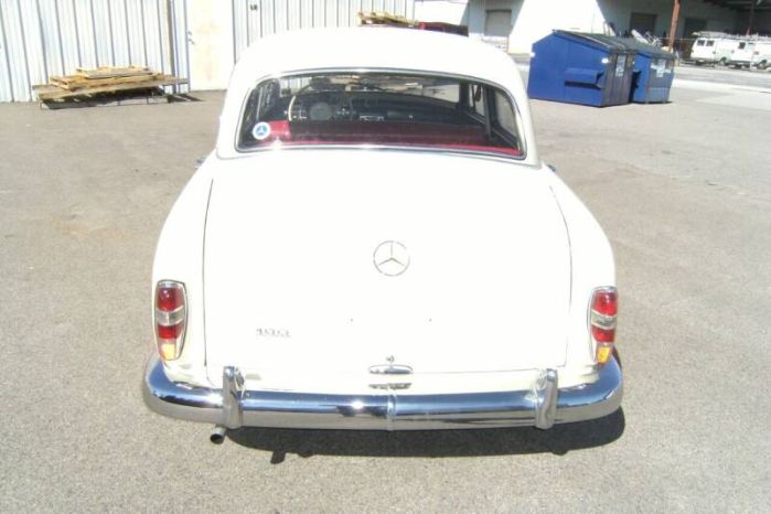 Mercedes-benz-190-1961-Yellow-Red-8