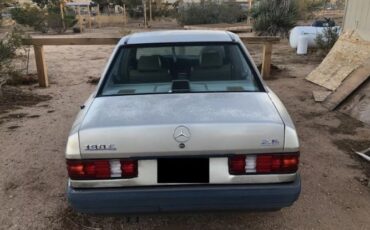 Mercedes-benz-190e-1989