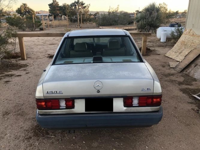 Mercedes-benz-190e-1989
