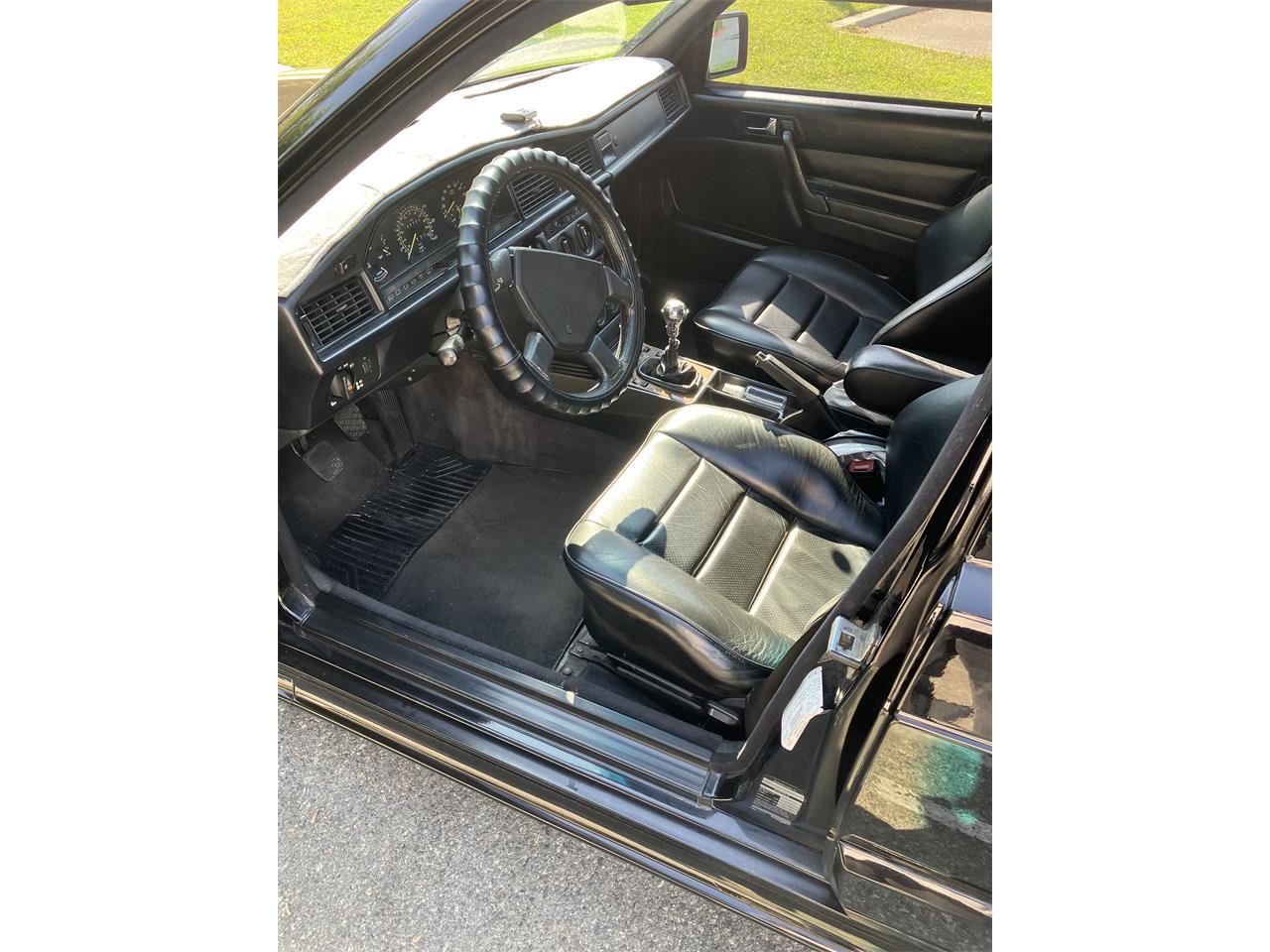 Mercedes-benz-190e-2.3-16-1985-Black-Gray-and-Black-11
