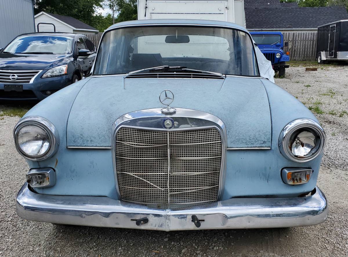 Mercedes-benz-1967-blue-1