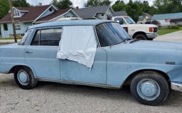 Mercedes-benz-1967-blue-2
