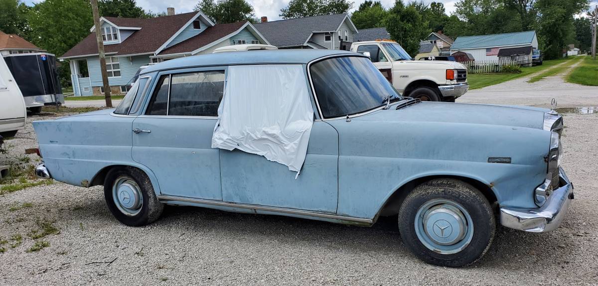 Mercedes-benz-1967-blue-2