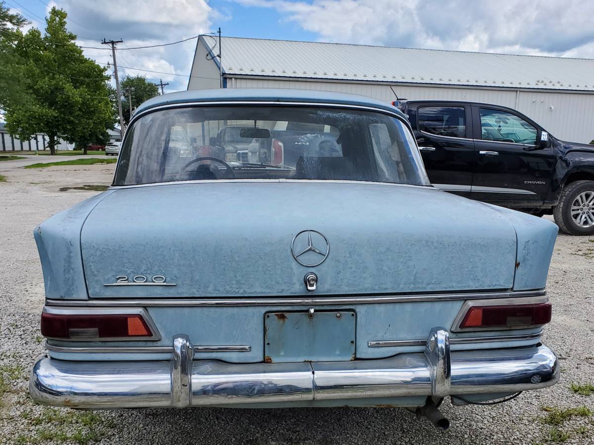 Mercedes-benz-1967-blue-3