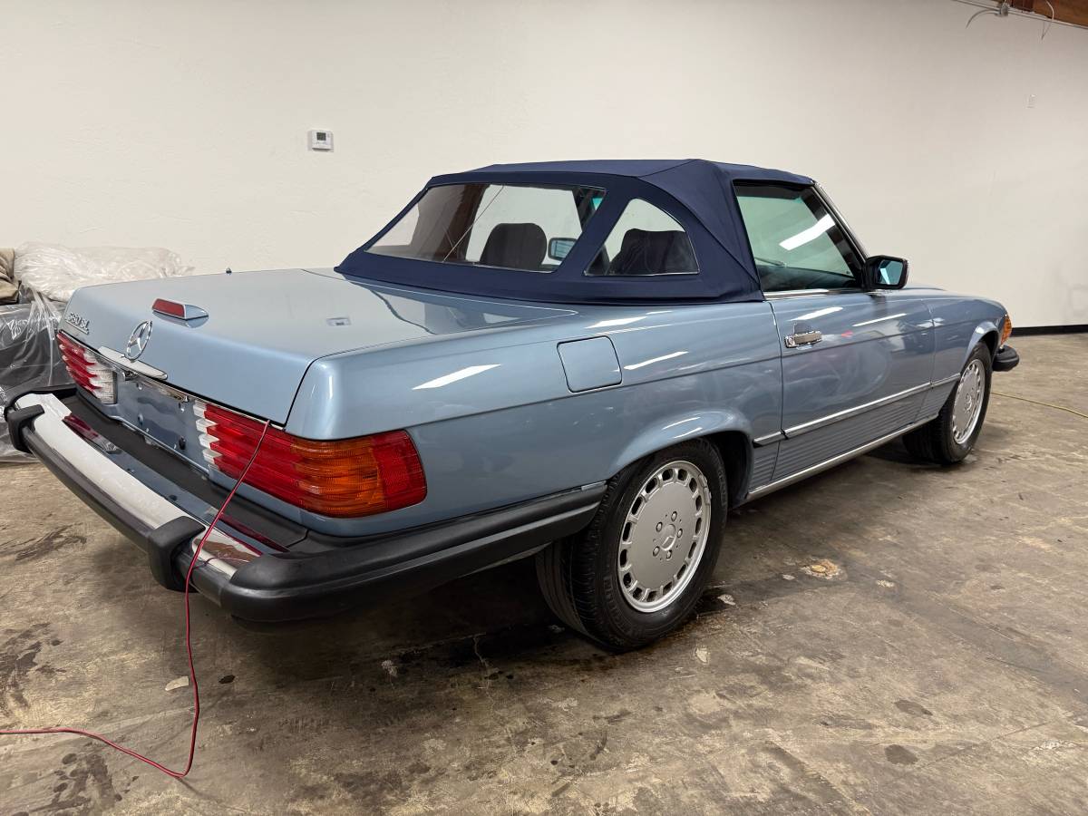 Mercedes-benz-1988-blue-3