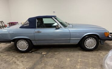 Mercedes-benz-1988-blue