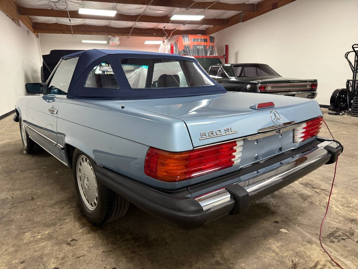 Mercedes-benz-1988-blue-5
