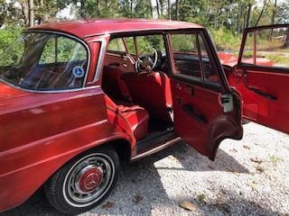 Mercedes-benz-200-1967-6