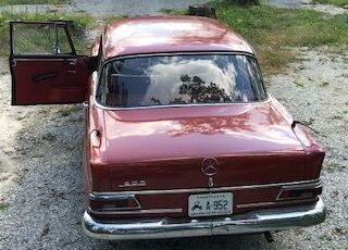 Mercedes-benz-200-1967-9