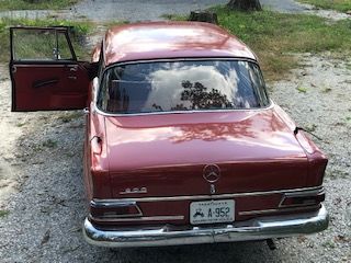 Mercedes-benz-200-1967-9