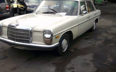 Mercedes-benz-200d-4-door-diesel-1972