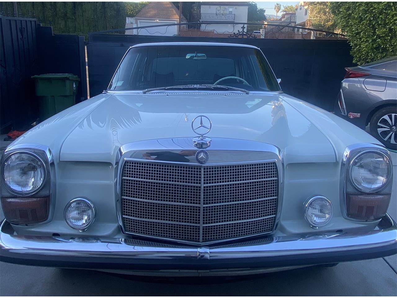 Mercedes-benz-220-1971-Papyrus-White-Blue-Code-345-12