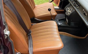 Mercedes-benz-220-sedan-1971-brown-6