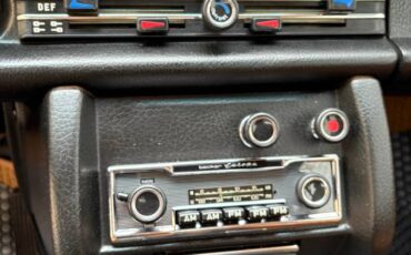 Mercedes-benz-220-sedan-1971-brown-9