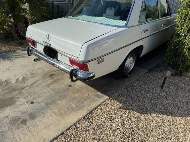 Mercedes-benz-230-1969-White-1