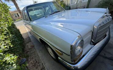 Mercedes-benz-230-1969-White