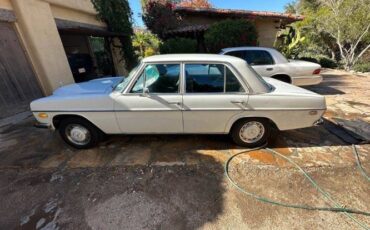 Mercedes-benz-230-1969-White-5