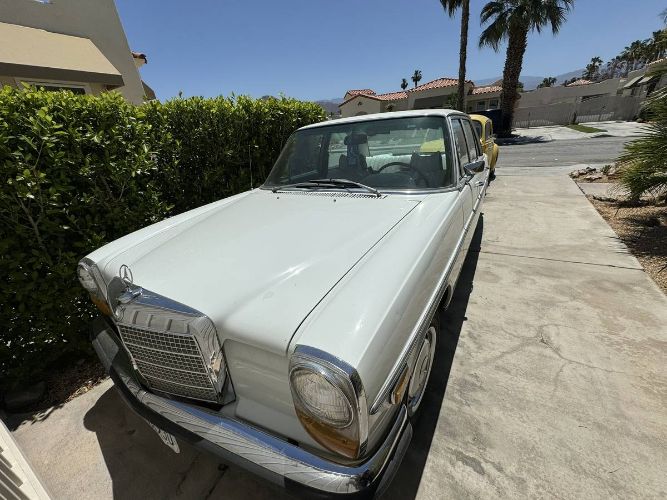 Mercedes-benz-230-1969-White-8