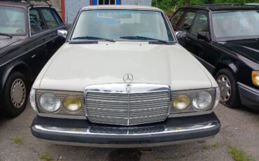 Mercedes-benz-240d-1980-Gray-19