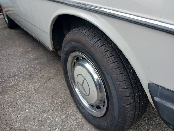 Mercedes-benz-240d-1980-Gray-3