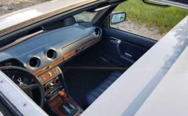 Mercedes-benz-240d-1983-Blue-Blue-11
