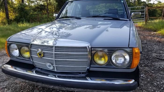 Mercedes-benz-240d-1983-Blue-Blue-13