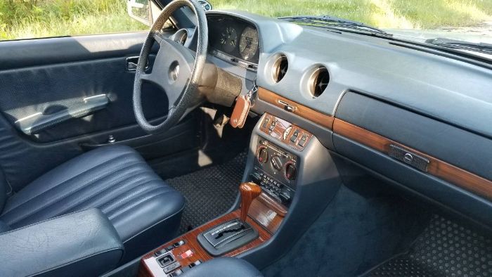 Mercedes-benz-240d-1983-Blue-Blue-15
