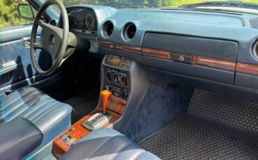 Mercedes-benz-240d-1983-Gray-11