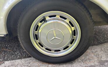 Mercedes-benz-240d-1983-Gray-17