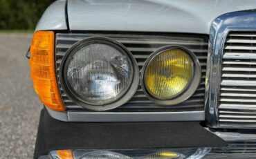 Mercedes-benz-240d-1983-Gray-19