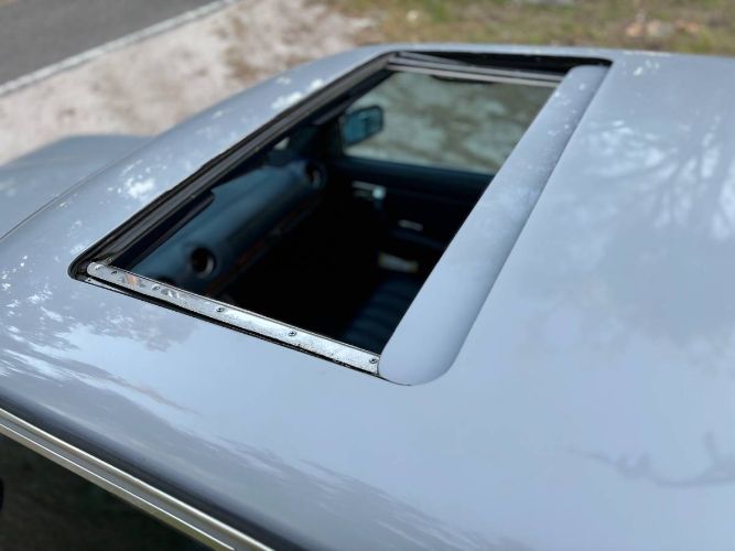 Mercedes-benz-240d-1983-Gray-5