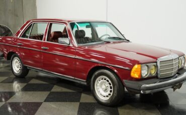Mercedes-benz-240d-1983-Orient-Red-Maroon-10