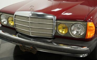 Mercedes-benz-240d-1983-Orient-Red-Maroon-15
