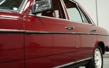 Mercedes-benz-240d-1983-Orient-Red-Maroon-16