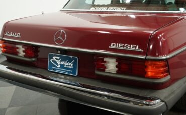 Mercedes-benz-240d-1983-Orient-Red-Maroon-21